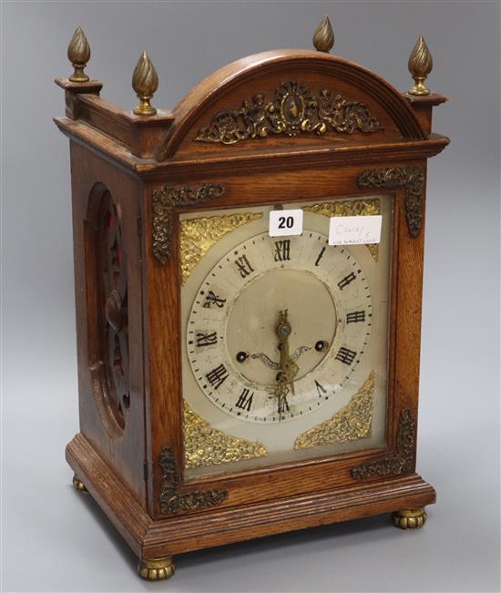 An American oak bracket clock, with Westminster chimes height 45.5cm